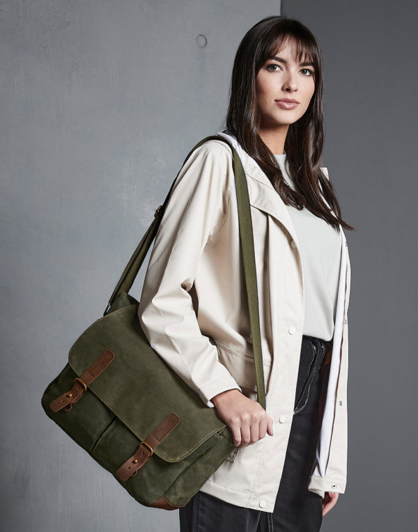 Geanta din bumbac Heritage Waxed Canvas Messenger 08030 0 Geanta din bumbac Heritage Waxed Canvas Messenger 08030 0